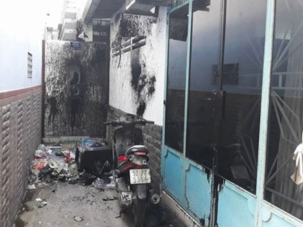 Clip ngôi nhà ở Sài Gòn liên tục bị ‘khủng bố’ bằng bom sơn